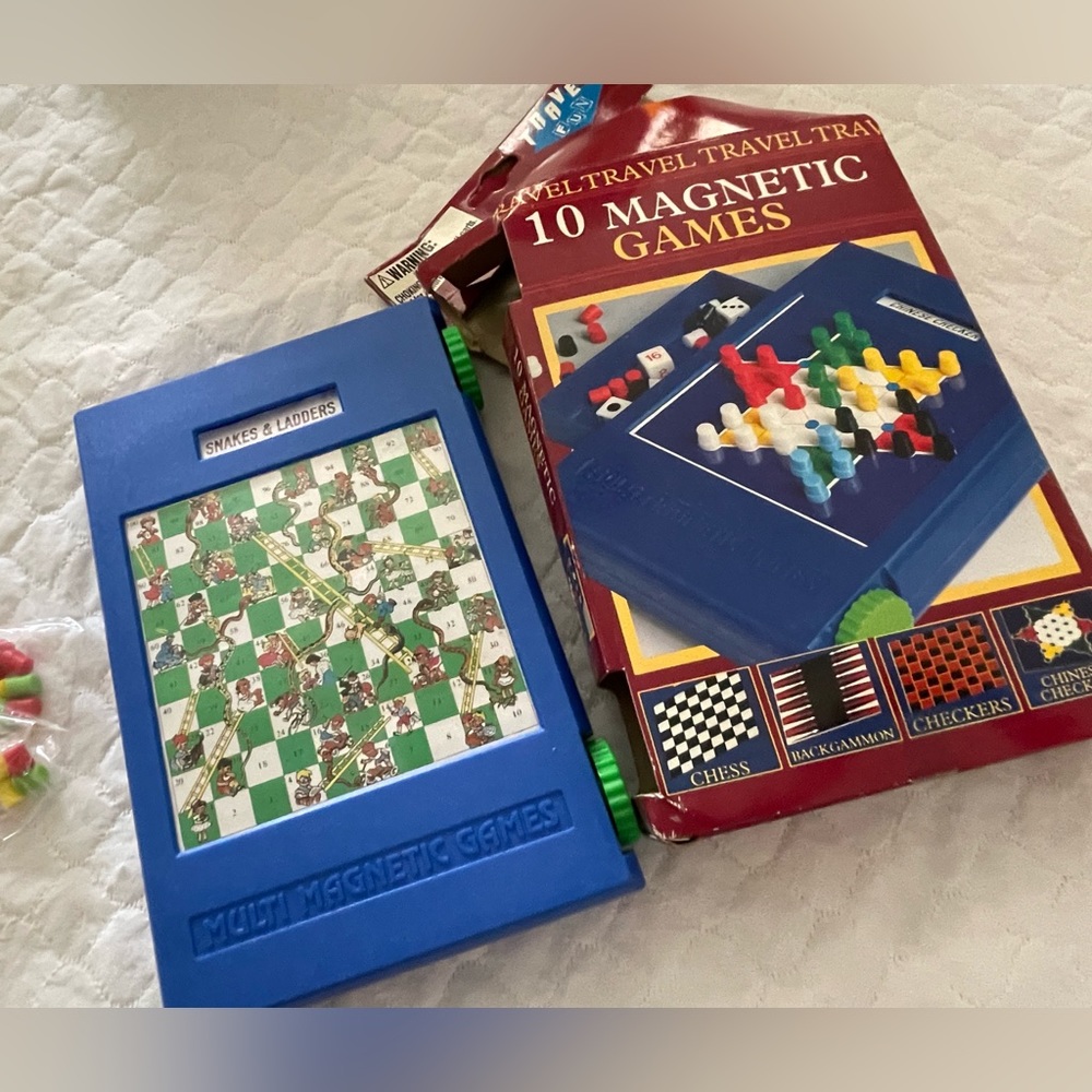 10 Magnetic Travel Games by Cardinal